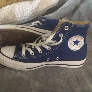 Converse women’s hi tops size 8 blue barely worn